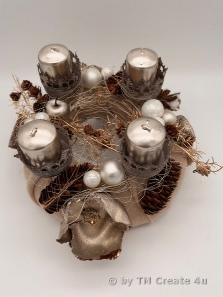Adventskränze mit Drahtdesign – Bild 10