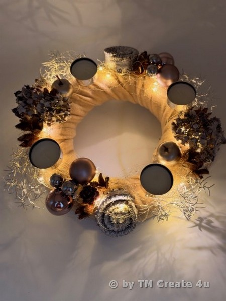Adventskränze mit Drahtdesign – Bild 6