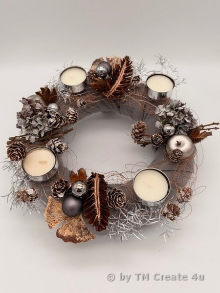 Adventskränze mit Drahtdesign – Bild 5