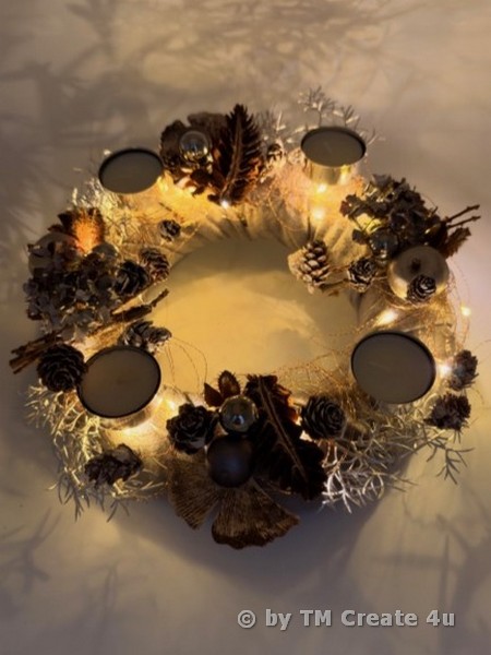 Adventskränze mit Drahtdesign – Bild 4